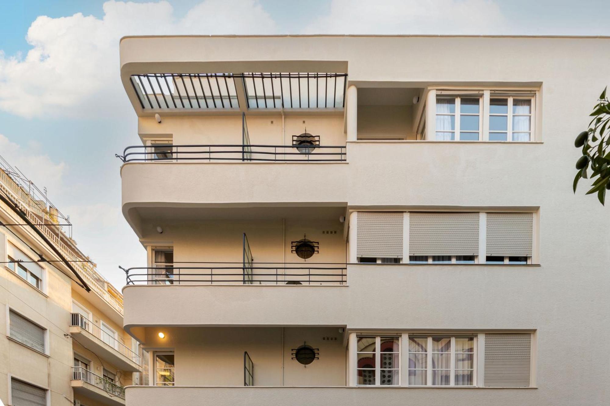 The Met By Zoia Living Apartment Атина Екстериор снимка