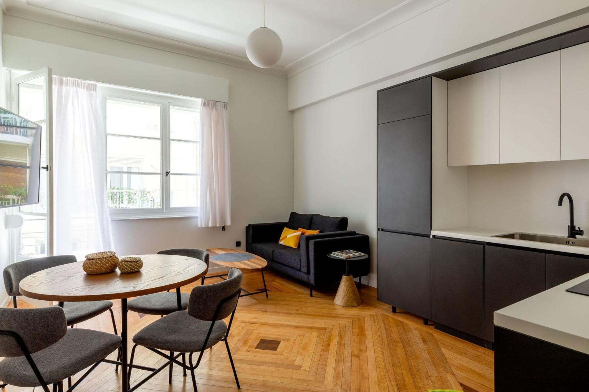 The Met By Zoia Living Apartment Атина Екстериор снимка