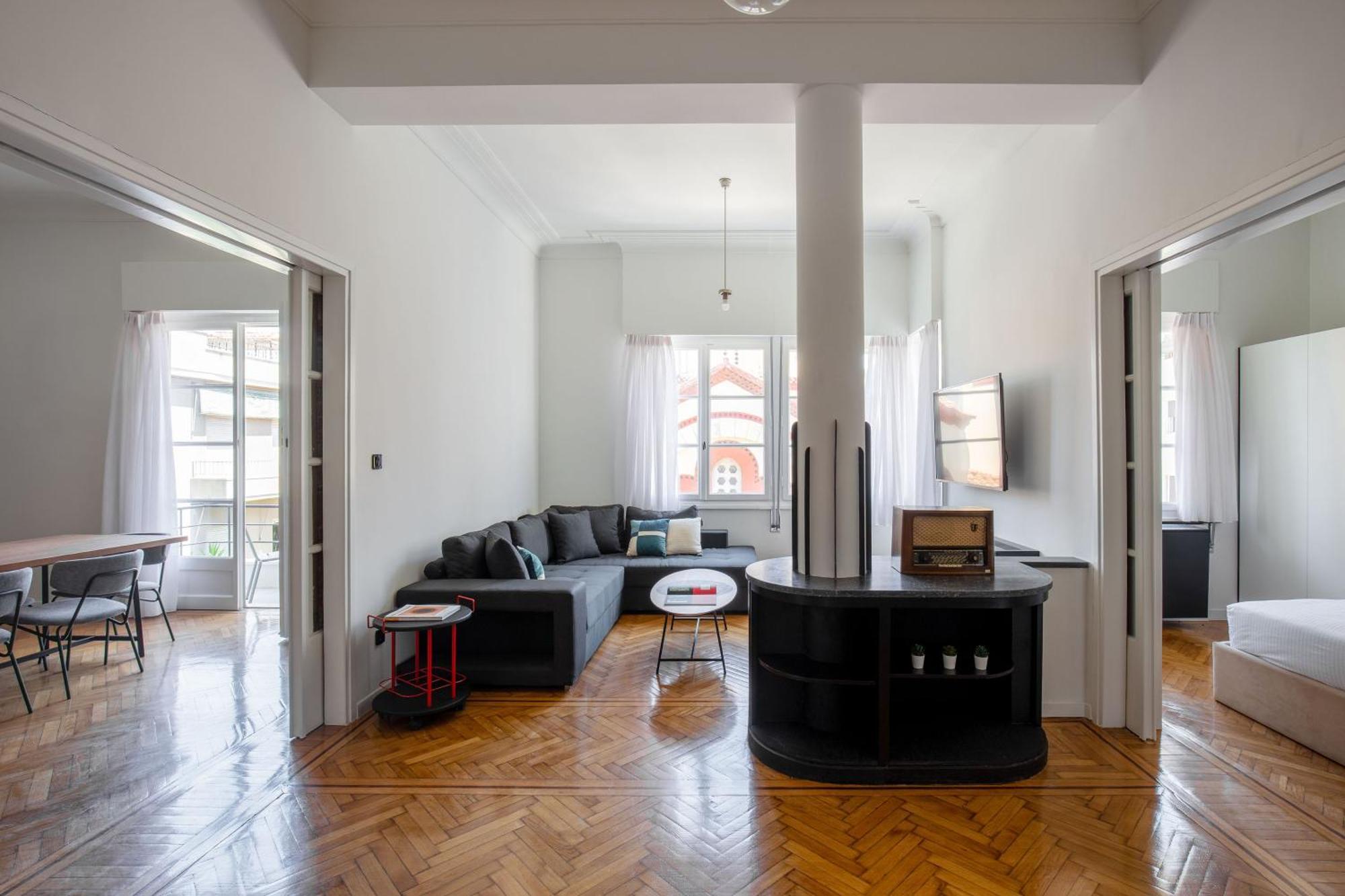 The Met By Zoia Living Apartment Атина Екстериор снимка